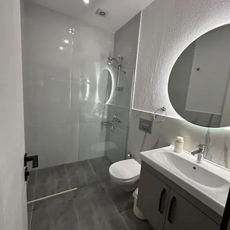 Appartement Luxury 2-bedroom Apartment: Tranquil Retreat