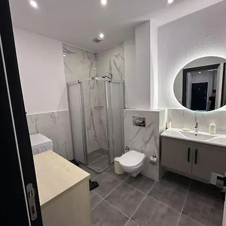 Appartement Luxury 2-bedroom Apartment: Tranquil Retreat