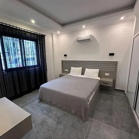 Luxury 2-bedroom Apartment: Tranquil Retreat Appartement