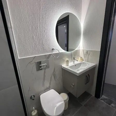 Luxury 2-bedroom Apartment: Tranquil Retreat Appartement